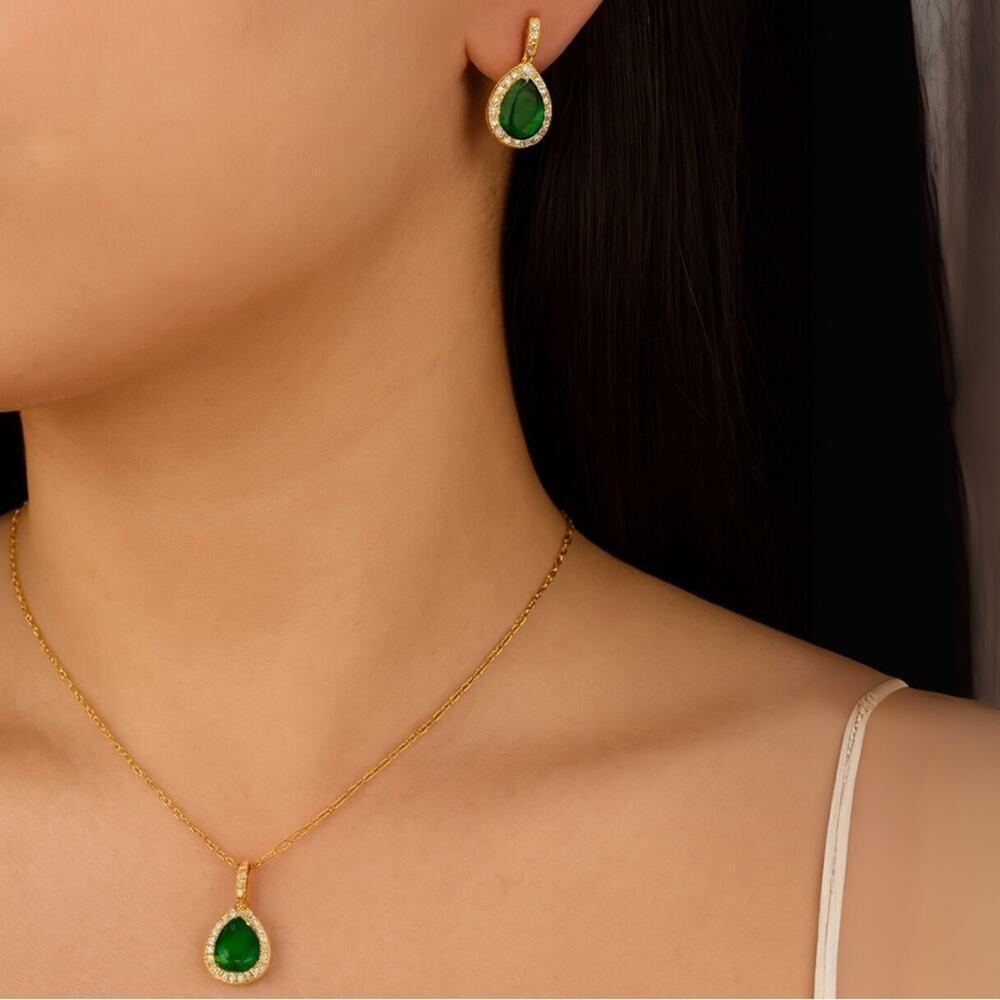 Emerald Green & Gold Teardrop Jewelry Set (Necklace & Earrings)